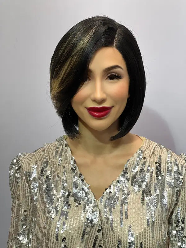 791 - MONA LISA | SYNTHETIC SHORT BOB CUT W/ LEFT PART AND HIGHLIGHTS Wigs LE' HOST HAIR & WIGS FH2T1B/27  