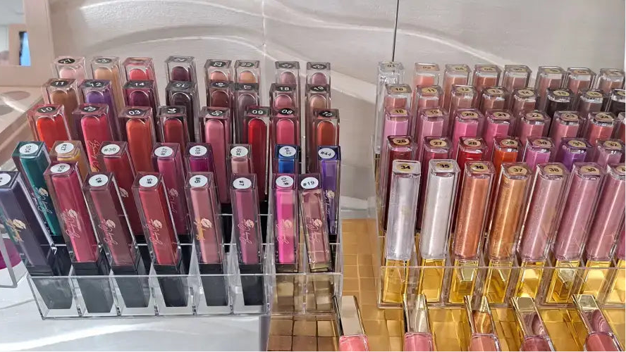 Lip Gloss Gold Label |45 Shades of Long-Lasting Shine - Makeup